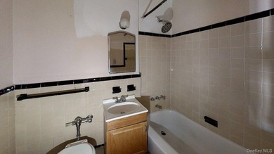 Bright and spacious studio offering a fantastic opportunity to - photo 4