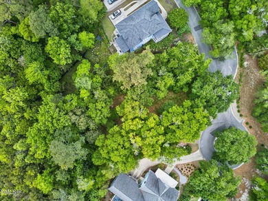 Discover the charm of coastal living in the vibrant town of - photo 4