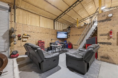Income producing, potential Barndominiom. live and operate a - photo 29