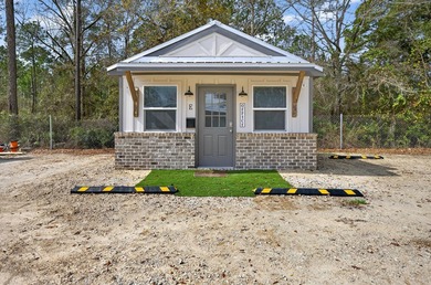 Income producing, potential Barndominiom. live and operate a - photo 33