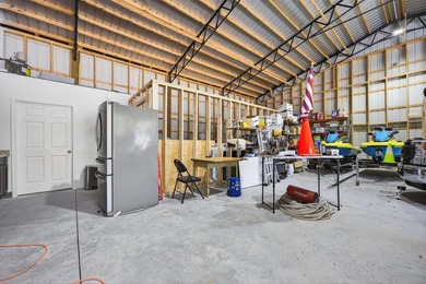 Income producing, potential Barndominiom. live and operate a - photo 45