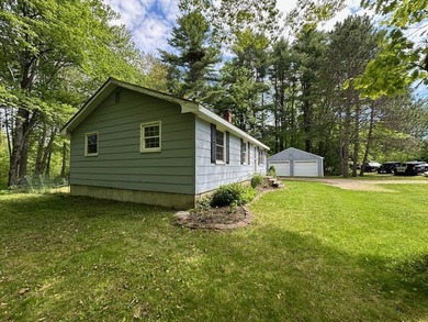 Lovely 3 bedroom Belfast home, only 3 miles to downtown. Walking - photo 5