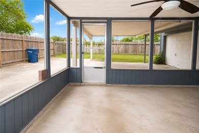 Welcome to this 3 bedroom, 2 bathroom home located in the - photo 13