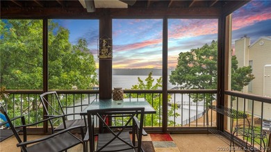 Wake up to open main channel views in the heart of Osage Beach - - photo 16