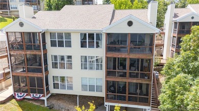 Wake up to open main channel views in the heart of Osage Beach - - photo 20