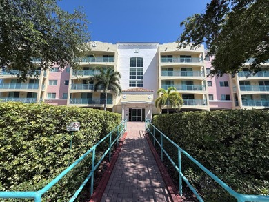 Golden Isles Lakes Area Condo For Sale in Hallandale Beach Florida