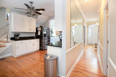 Welcome Home! Gorgeous Traditional Full Brick home with pool - photo 21
