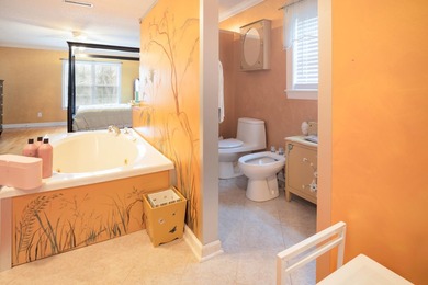 Welcome Home! Gorgeous Traditional Full Brick home with pool - photo 26