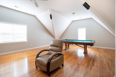 Welcome Home! Gorgeous Traditional Full Brick home with pool - photo 32