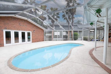Welcome Home! Gorgeous Traditional Full Brick home with pool - photo 34