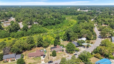 Beautifully updated 3-bedroom, 2-bath ranch conveniently located - photo 4
