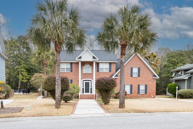Welcome Home! Gorgeous Traditional Full Brick home with pool - photo 41