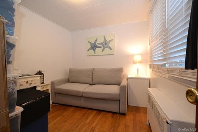 3 Bedroom, 1 bath home offering a formal living room - photo 4