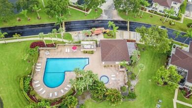 Tranquil 2-story townhouse featuring a bright, open floor plan - photo 2