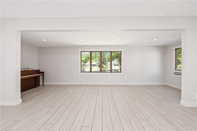 Welcome to this completely renovated 4 bedroom, 1.5 bath - photo 15