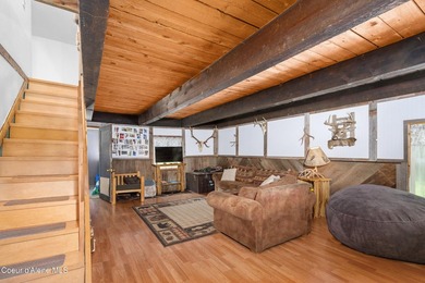 Tucked away near beautiful Priest Lake, this darling and - photo 10