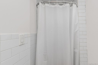 Welcome to 2234 Kingsland Ave - a cozy home on a quiet - photo 11