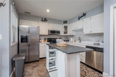 Location, location, location! This stunningly renovated 2 bed, 2 - photo 14