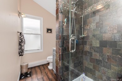 Welcome to 2234 Kingsland Ave - a cozy home on a quiet - photo 14