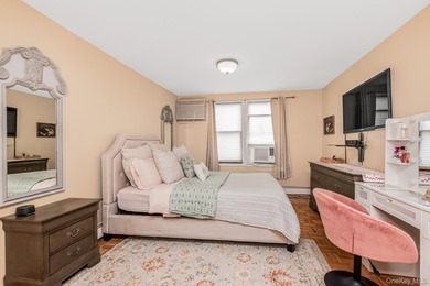 Welcome to 2234 Kingsland Ave - a cozy home on a quiet - photo 15