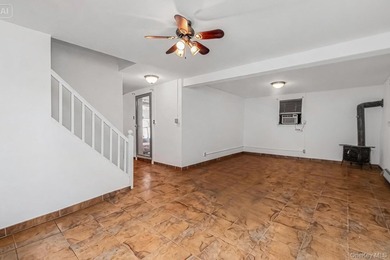 Welcome to 2234 Kingsland Ave - a cozy home on a quiet - photo 18
