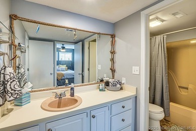 Location, location, location! This stunningly renovated 2 bed, 2 - photo 20