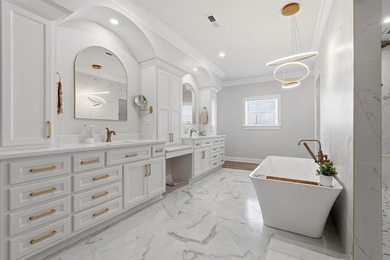 Experience the ultimate waterfront lifestyle in this stunning - photo 33