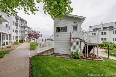 Location, location, location! This stunningly renovated 2 bed, 2 - photo 38