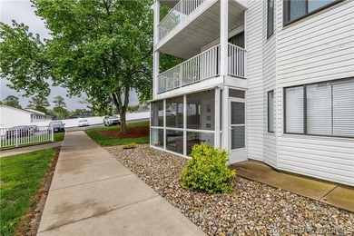 Location, location, location! This stunningly renovated 2 bed, 2 - photo 40