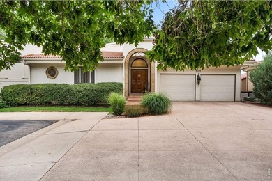 Lakefront Living at its Best! Set directly on Long Pond, this - photo 4
