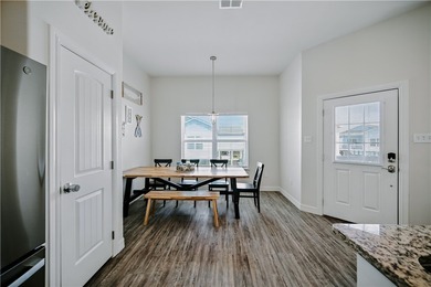 Being sold fully furnished and ready to go. Short term rentals - photo 5