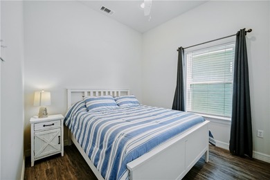 Being sold fully furnished and ready to go. Short term rentals - photo 10