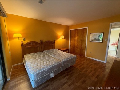 Beautiful walk-in condo offering the perfect opportunity for - photo 12