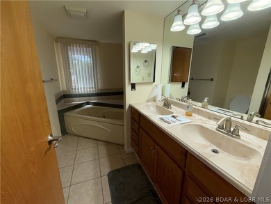 Beautiful walk-in condo offering the perfect opportunity for - photo 15