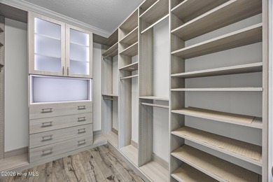 *Seller offering $2500 towards closing costs* This beautifully - photo 24