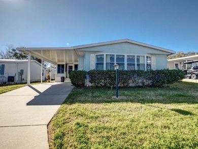 Discover easy Florida living in this fabulous manufactured home - photo 2