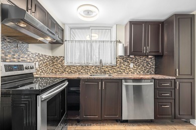 Welcome to this beautifully renovated 2-bedroom main floor condo - photo 13