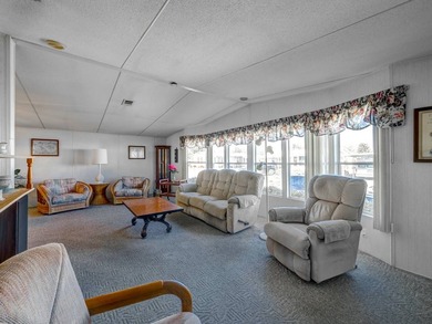 Discover easy Florida living in this fabulous manufactured home - photo 5