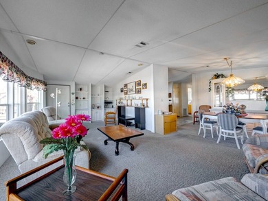 Discover easy Florida living in this fabulous manufactured home - photo 7