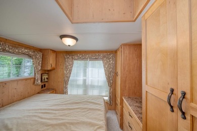 YOUR CHANCE TO STILL ENJOY A SEASONAL LAKESHORE HOME BEFORE - photo 17