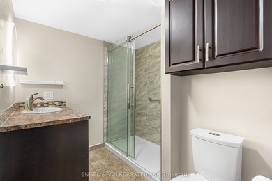 Welcome to this beautifully renovated 2-bedroom main floor condo - photo 18