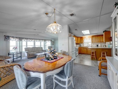 Discover easy Florida living in this fabulous manufactured home - photo 10