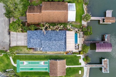 Tucked away on a quiet street, this fully renovated 2-bedroom - photo 34