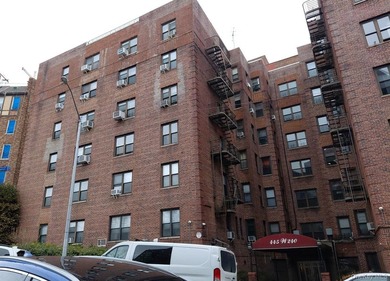 This condo features two bedrooms, a full bath, dining area, and - photo 3