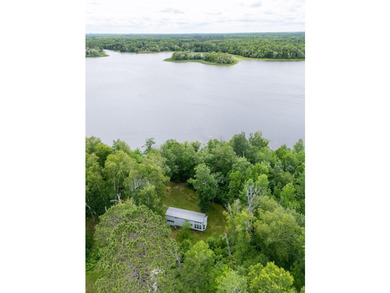 YOUR CHANCE TO STILL ENJOY A SEASONAL LAKESHORE HOME BEFORE - photo 44