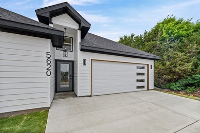 Discover this stunning new construction home located in Granbury - photo 3