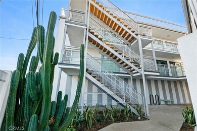Livingston Place is a 26-unit apartment complex located at 5120 - photo 9