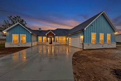 Cedar Creek Lake Home For Sale in Trinidad Texas