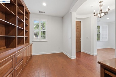 Welcome to 282 Drummond Drive, an elegant executive residence - photo 14