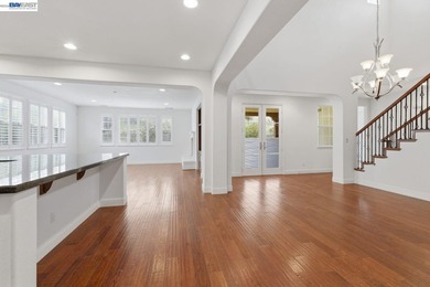 Welcome to 282 Drummond Drive, an elegant executive residence - photo 15